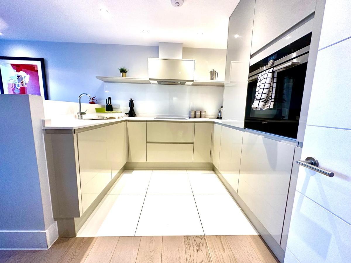 Beautiful New 2 Bedroom Apartment - Next To The Beach - Great Location - Free Parking - Fast Wifi - Smart Tv - Sleeps Up To 4! Close To Purbeck, Corfe Castle, Sandbanks, Poole & Bournemouth Swanage Exteriér fotografie