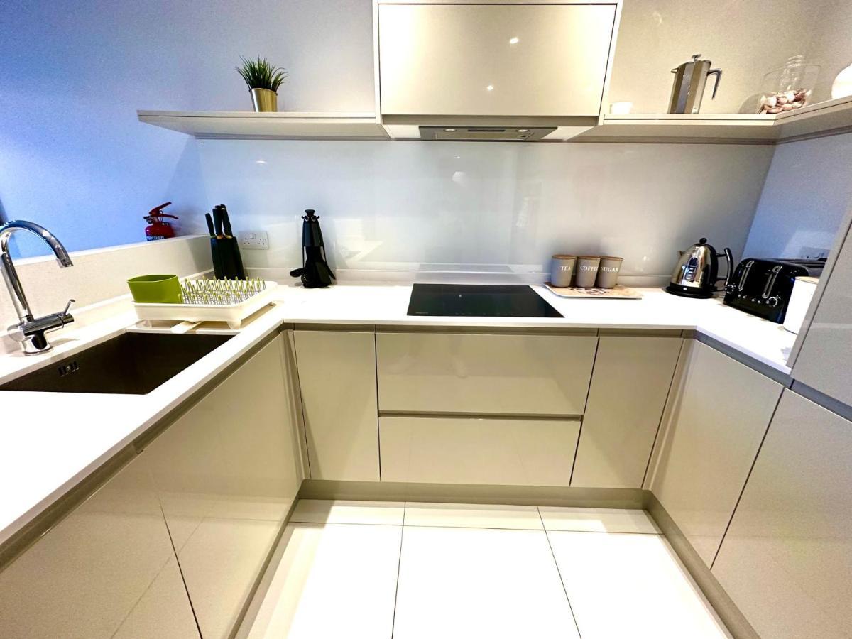 Beautiful New 2 Bedroom Apartment - Next To The Beach - Great Location - Free Parking - Fast Wifi - Smart Tv - Sleeps Up To 4! Close To Purbeck, Corfe Castle, Sandbanks, Poole & Bournemouth Swanage Exteriér fotografie